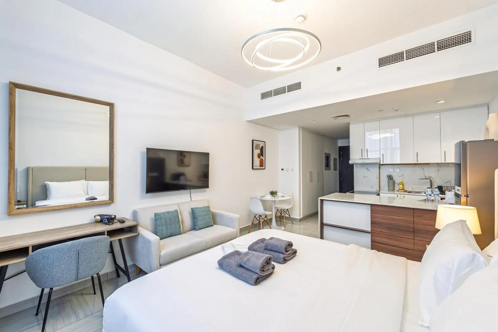 Chic Studio | Ideal Jvc Living I Parking Dubái Apartamento
