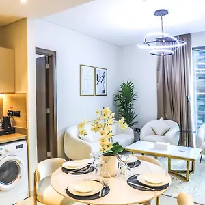 شقة Mindblowing 2 Bedroom With Close View Of Burj Khalifa, دبي